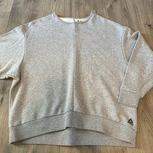 Reebok Grey Women’s Pullover Sweatshirt Size Medium